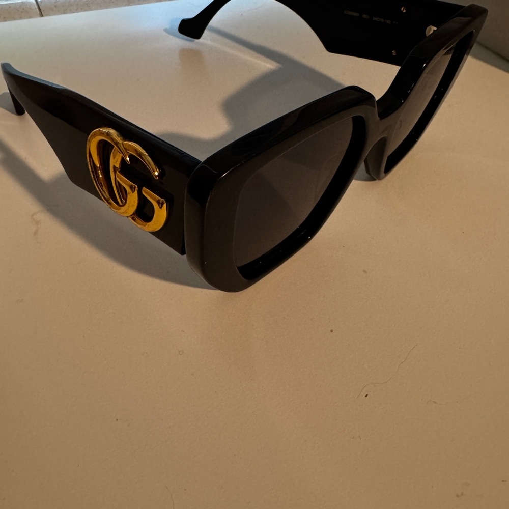 Gucci Black Square Sunglasses - Picture 7 of 7